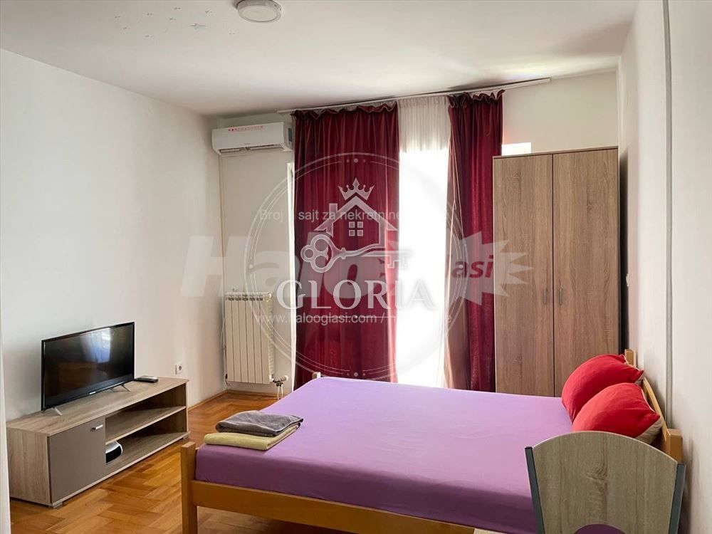 Студия, 28 м², Димитрия Туцовича, Звездара