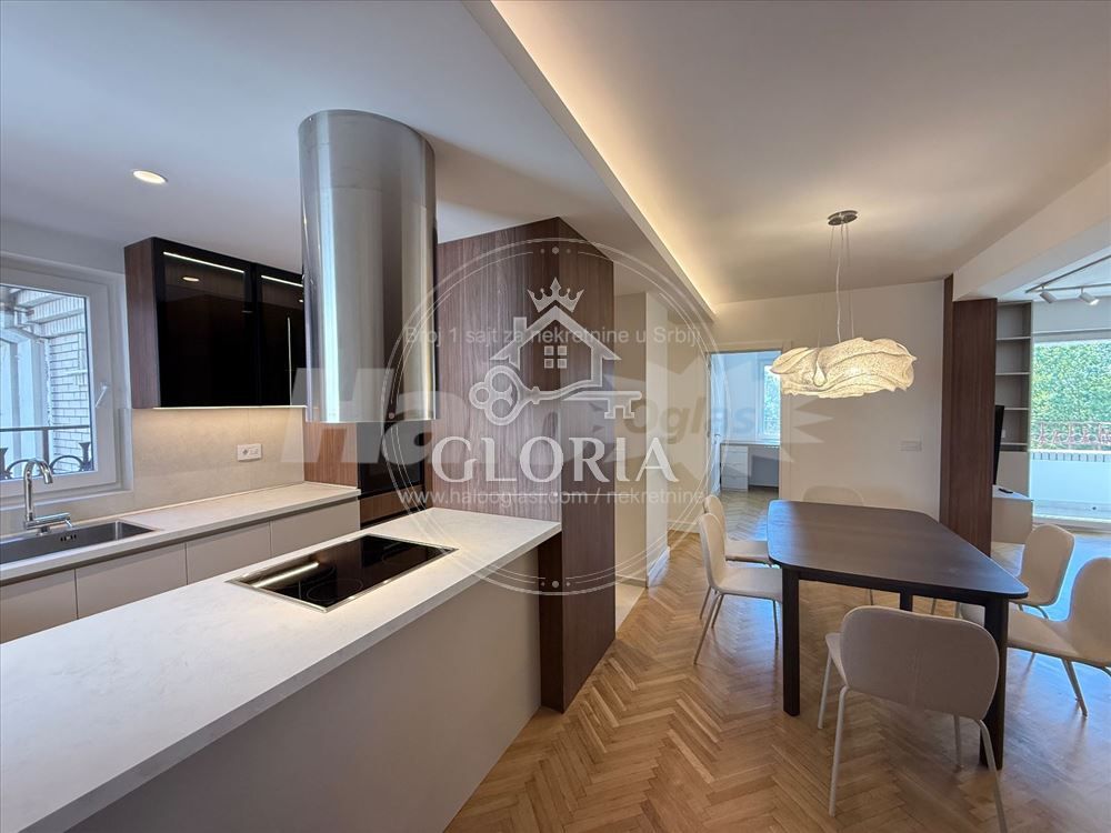 Четырёхкомнатная квартира, 90 м², Бежанийска коса 2, Новый Белград
