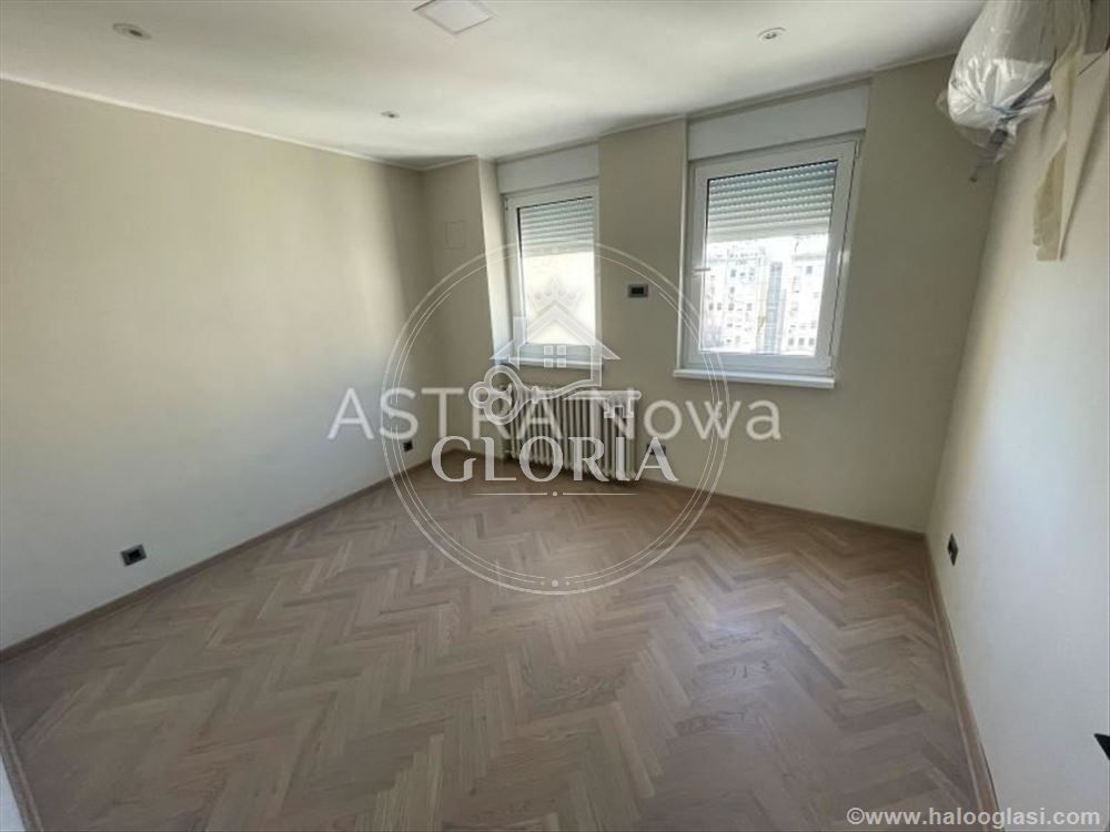 Трёхкомнатная квартира, 85 м², ИУБЦ, Новый Белград, фото 2
