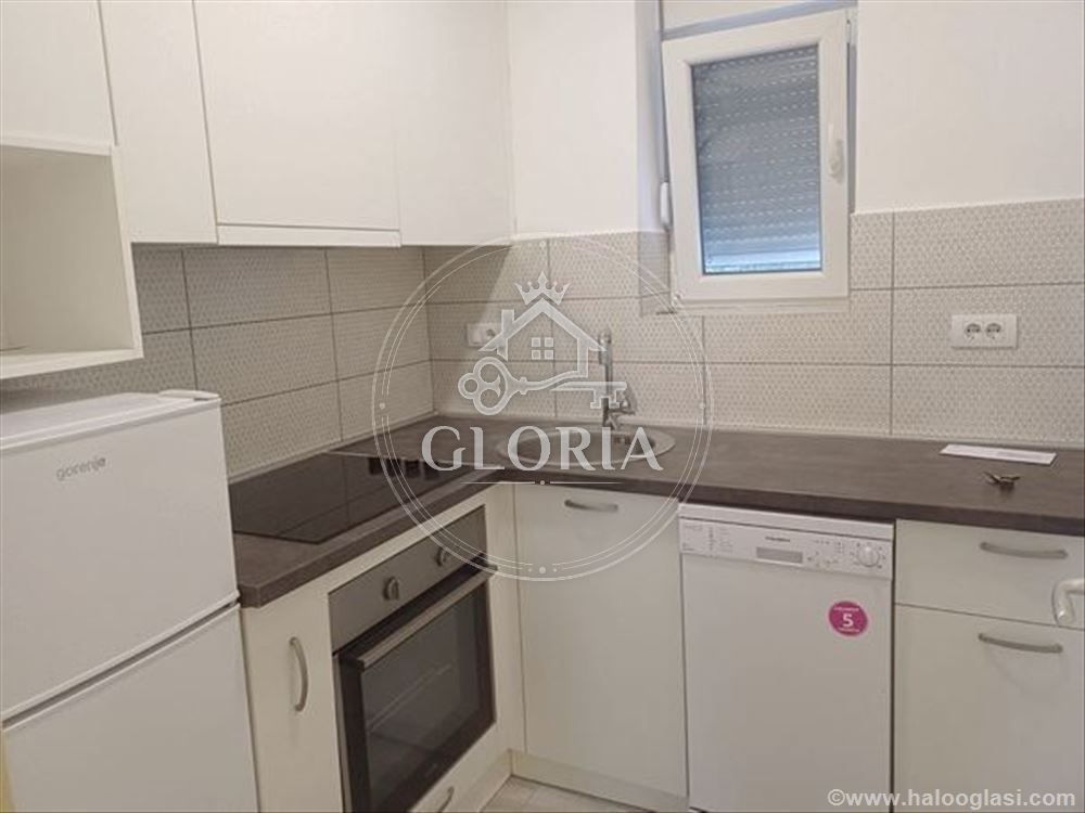 Трёхкомнатная квартира, 59 м², Каленич пияца -, Врачар