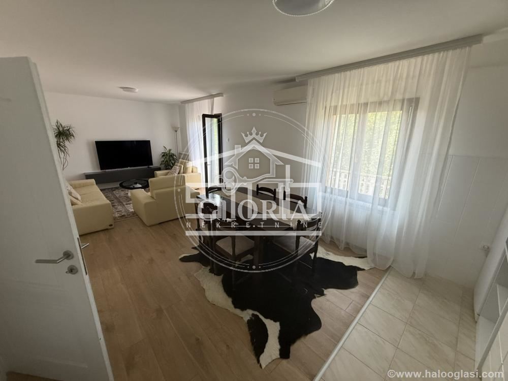 Трёхкомнатная квартира, 100 м², Железник -, Чукарица