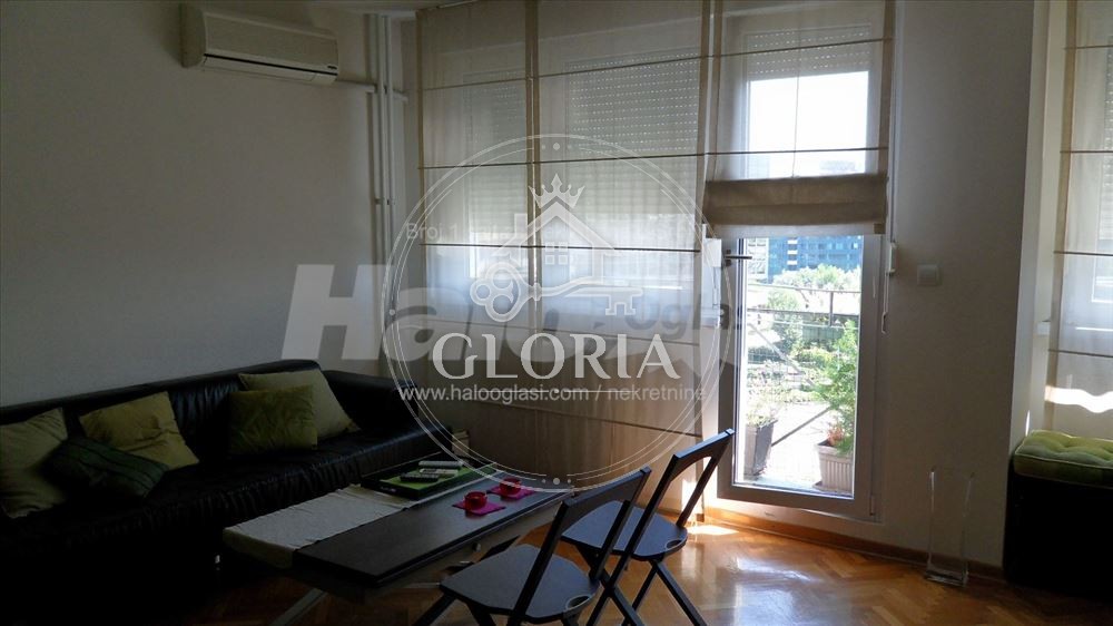 Трёхкомнатная квартира, 64 м², Хотел Хиатт, Новый Белград