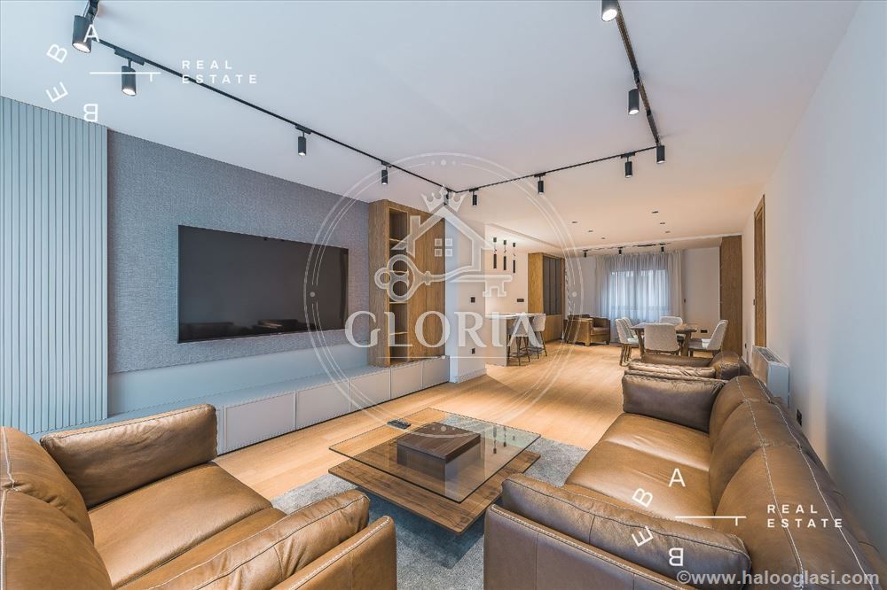 Четырёхкомнатная квартира, 138 м², Калениц, 4.0 / гараза