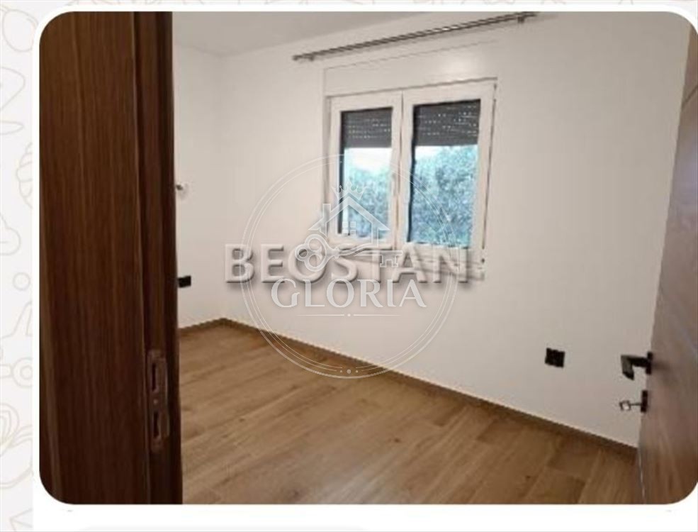 2,5-комнатная квартира, 61 м², Сурчин (mesto), Сурчин, фото 2