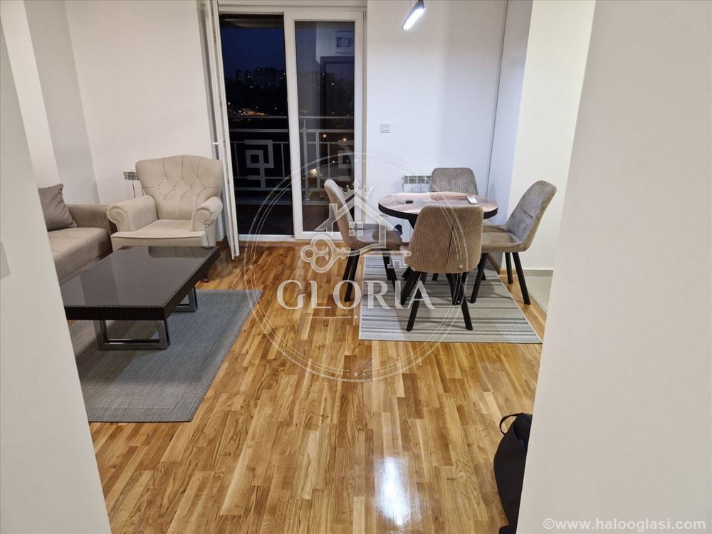 Двухкомнатная квартира, 50 м², Хала Пионир, Палилула