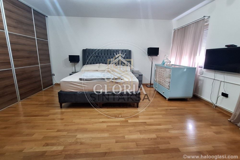 Четырёхкомнатная квартира, 179 м², Краля Петра, Старый город, фото 8