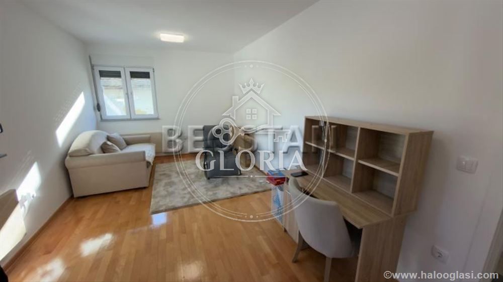 Двухкомнатная квартира, 45 м², Калвария, Земун