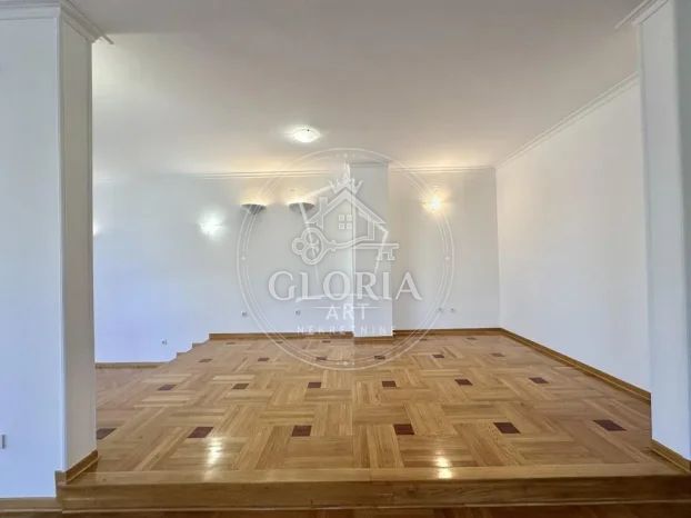 Дом, 270 м², © ОпенСтреетМап цонтрибуторс, Савски-Венац, фото 3