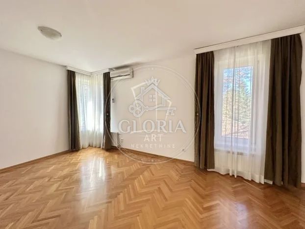 Дом, 270 м², © ОпенСтреетМап цонтрибуторс, Савски-Венац, фото 5