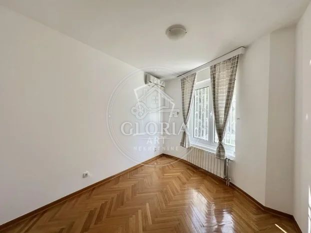 Дом, 270 м², © ОпенСтреетМап цонтрибуторс, Савски-Венац, фото 8