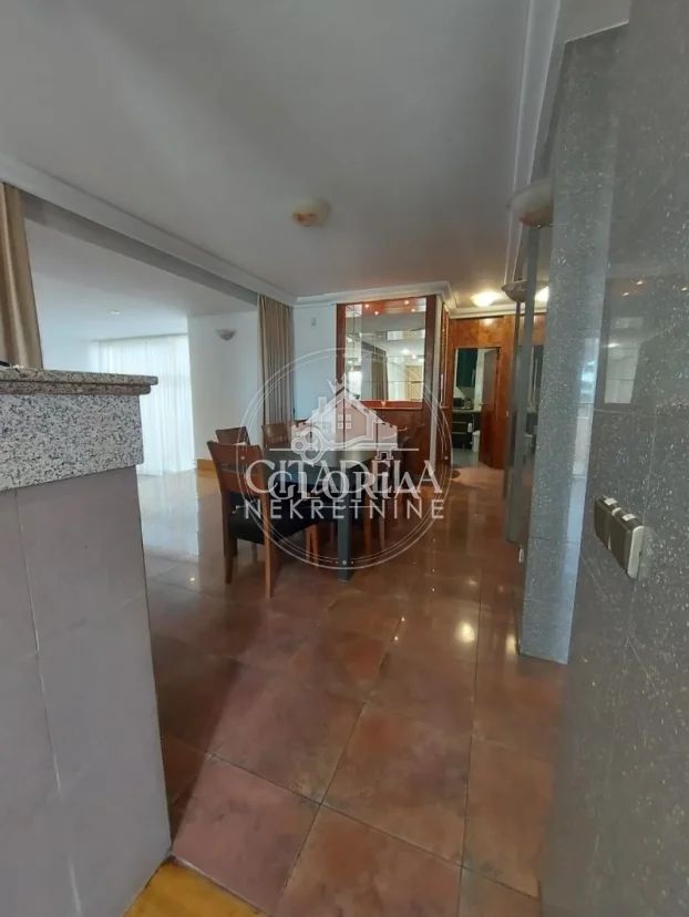 Дом, 400 м², © ОпенСтреетМап цонтрибуторс, Савски-Венац, фото 11