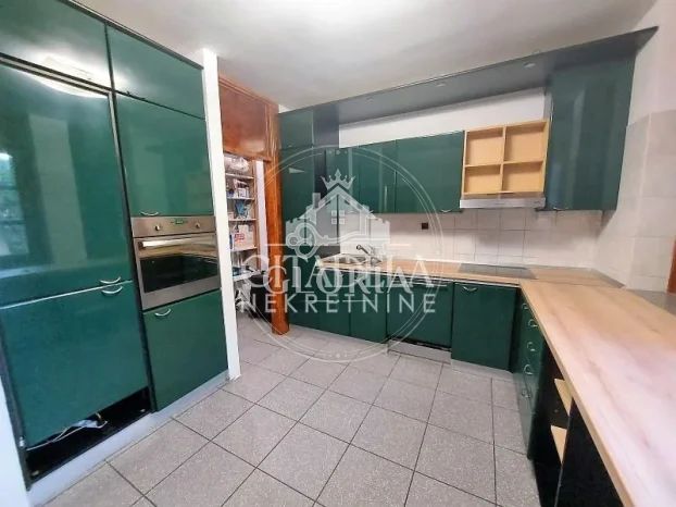 Дом, 400 м², © ОпенСтреетМап цонтрибуторс, Савски-Венац, фото 13