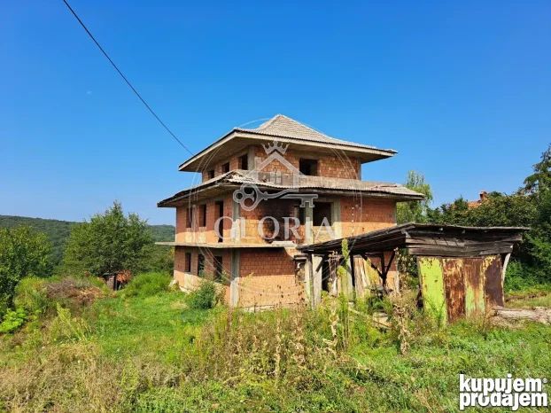 Дом, 607 м², Липовица, Бараево