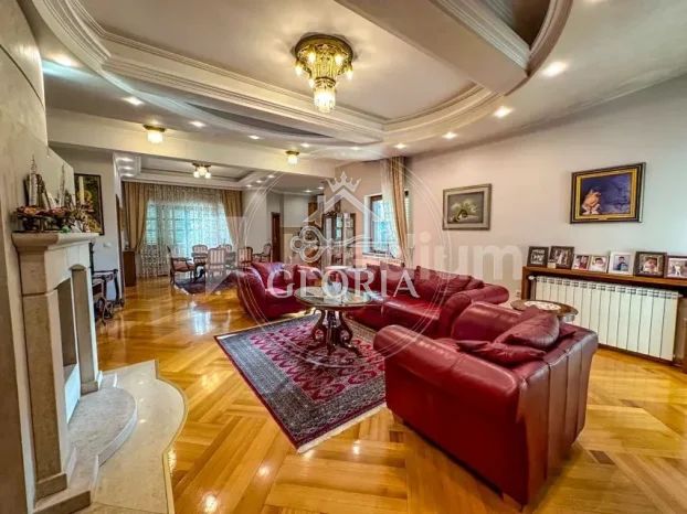 Дом, 580 м², Младеновац (mesto), Младеновац, фото 10