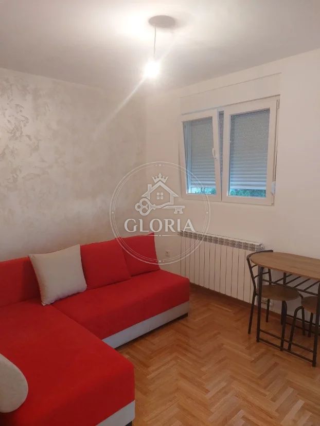 Студия, 24 м², Алтина, Земун
