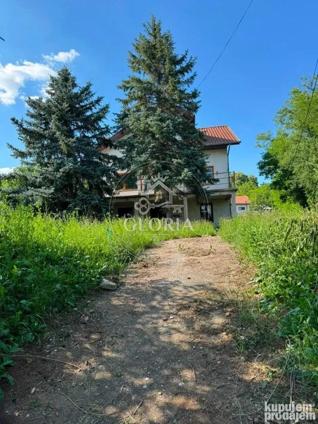 Дом, 423 м², Мала Врбица, Младеновац