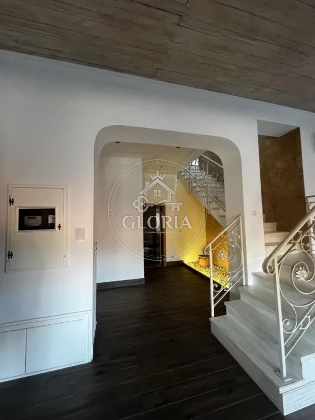 Дом, 320 м², © ОпенСтреетМап цонтрибуторс, Савски-Венац, фото 2