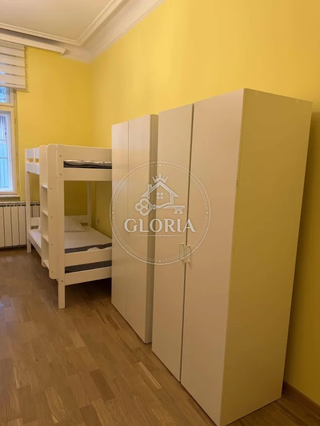 Трёхкомнатная квартира, 70 м², Старый город, фото 3