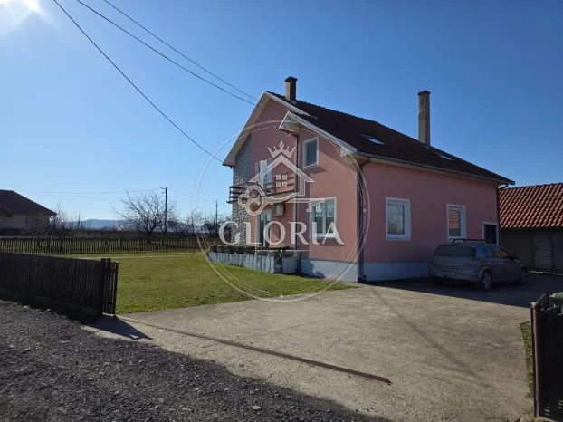 Дом, 180 м², Лазаревац (mesto), Лазаревац