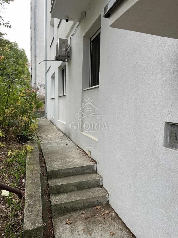 2,5-комнатная квартира, 61 м², Канарево брдо, Раковица