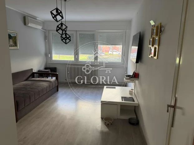 Трёхкомнатная квартира, 74 м², Блок 70 (kineski тржни centar), Новый Белград