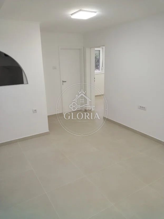 Трёхкомнатная квартира, 51 м², Лабудово брдо, Раковица, фото 10