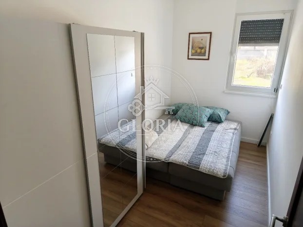 Однокомнатная квартира, 30 м², Сурчин, фото 3