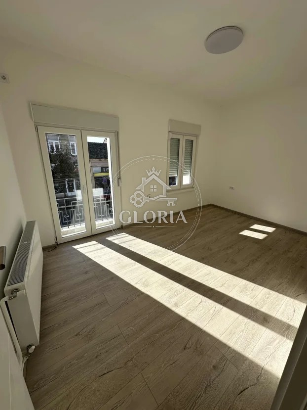 Двухкомнатная квартира, 53 м², Обреновац, фото 3