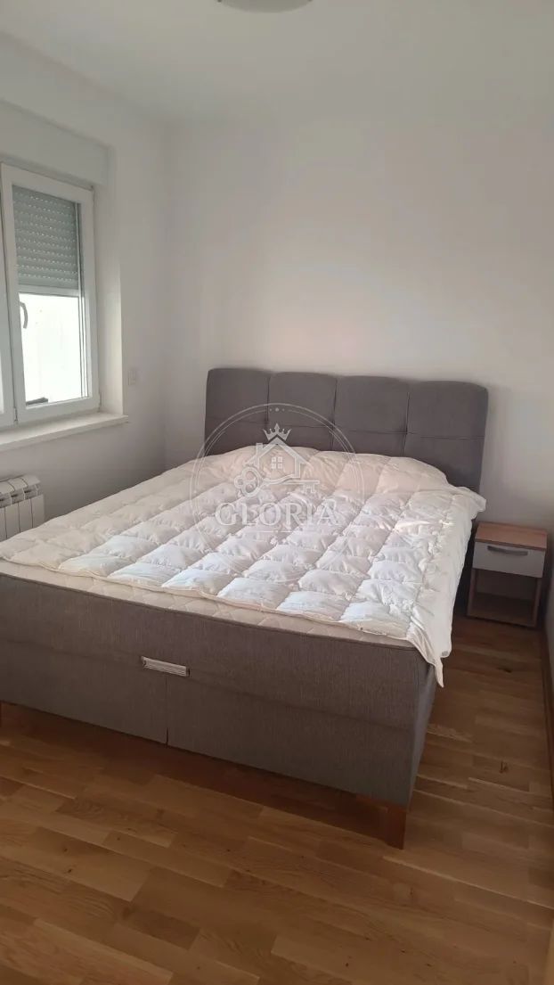 Двухкомнатная квартира, 54 м², Звездара, фото 12