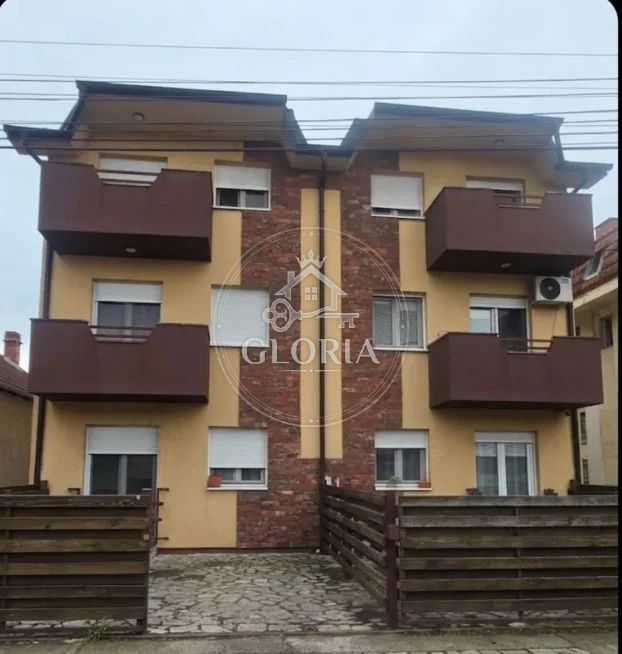 Трёхкомнатная квартира, 63 м², Земун