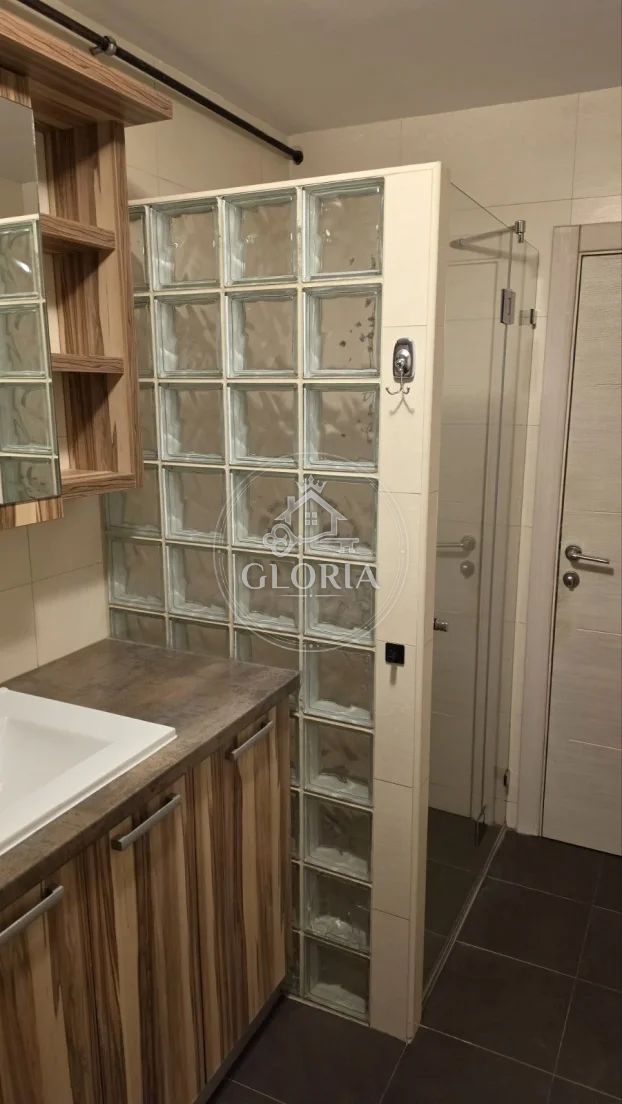 Трёхкомнатная квартира, 63 м², Земун, фото 11