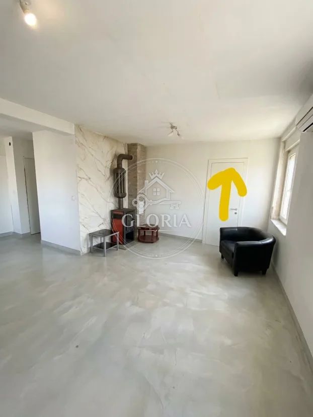 Дом, 220 м², © ОпенСтреетМап цонтрибуторс, Земун, фото 9